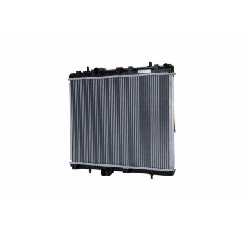 Chladič motora HELLA 8MK 366 300-231