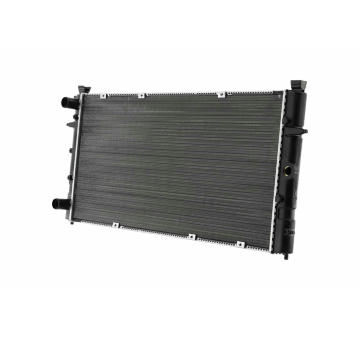 Chladič motora HELLA 8MK 366 302-011