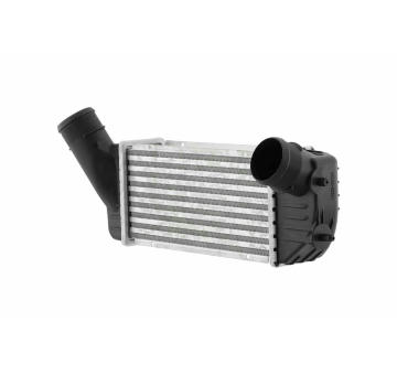 Chladič turba HELLA 8ML 366 471-101